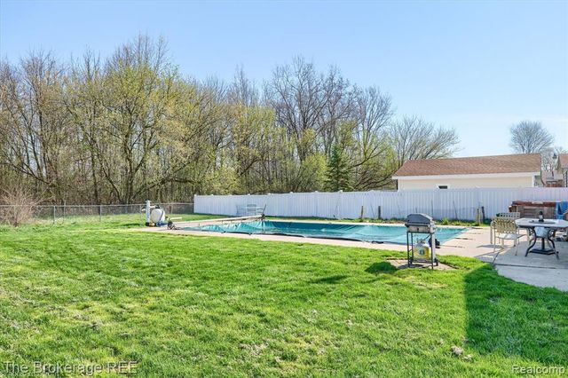 5477 Hopkins Road, Flint, MI 48506