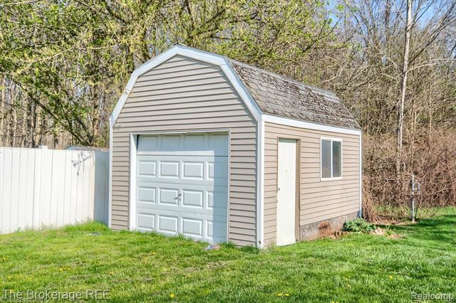5477 Hopkins Road, Flint, MI 48506