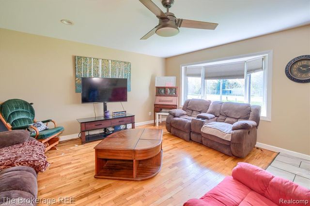 5477 Hopkins Road, Flint, MI 48506