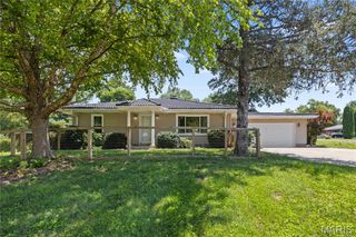 3 Knoll Drive, Collinsville, IL 62234