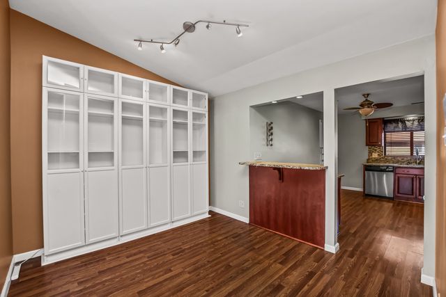 8426 W Catalpa Avenue 303, Chicago, IL 60656