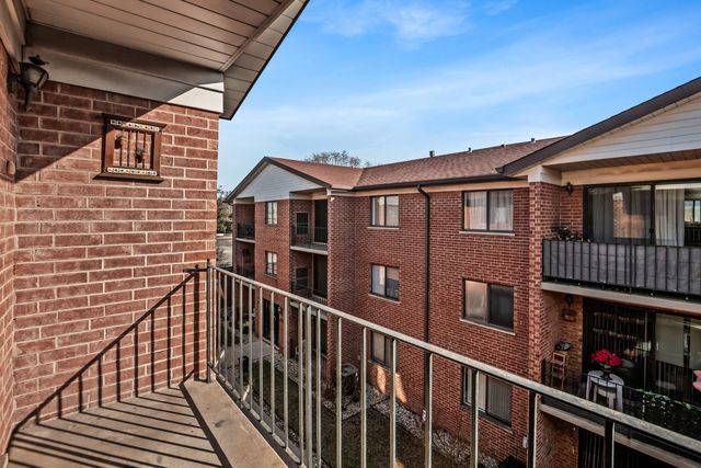 8426 W Catalpa Avenue 303, Chicago, IL 60656