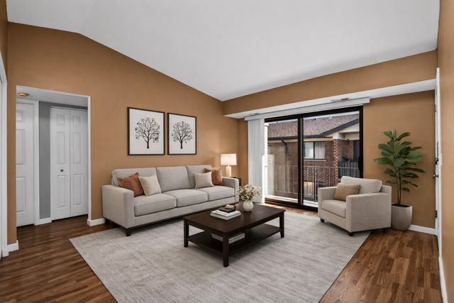 8426 W Catalpa Avenue 303, Chicago, IL 60656