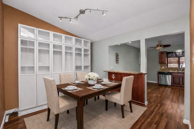 8426 W Catalpa Avenue 303, Chicago, IL 60656