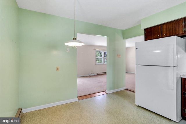 8 W WINDING HILL ROAD, Mechanicsburg, PA 17055