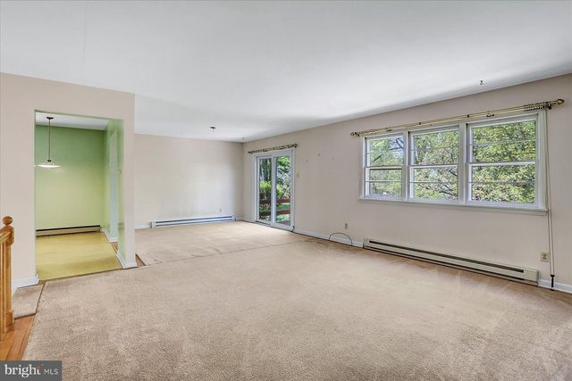 8 W WINDING HILL ROAD, Mechanicsburg, PA 17055