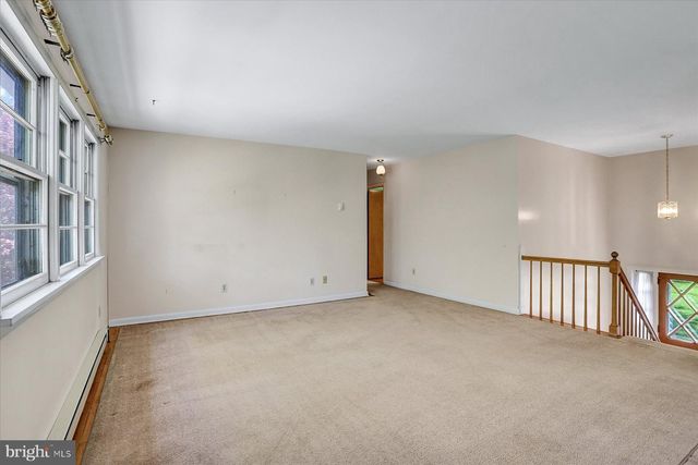 8 W WINDING HILL ROAD, Mechanicsburg, PA 17055