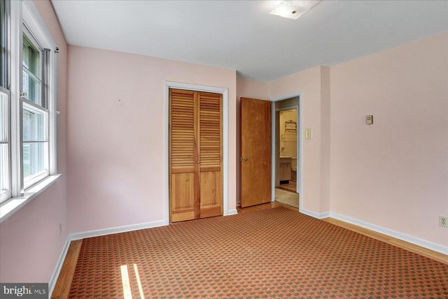 8 W WINDING HILL ROAD, Mechanicsburg, PA 17055