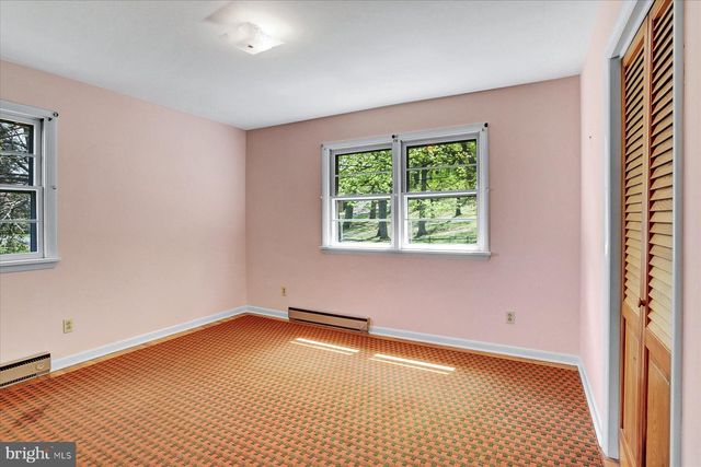 8 W WINDING HILL ROAD, Mechanicsburg, PA 17055