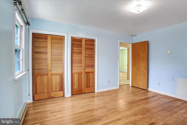 8 W WINDING HILL ROAD, Mechanicsburg, PA 17055