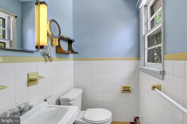 8 W WINDING HILL ROAD, Mechanicsburg, PA 17055