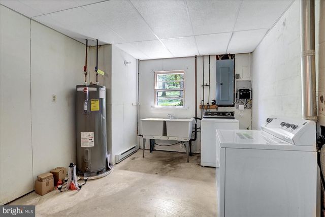 8 W WINDING HILL ROAD, Mechanicsburg, PA 17055