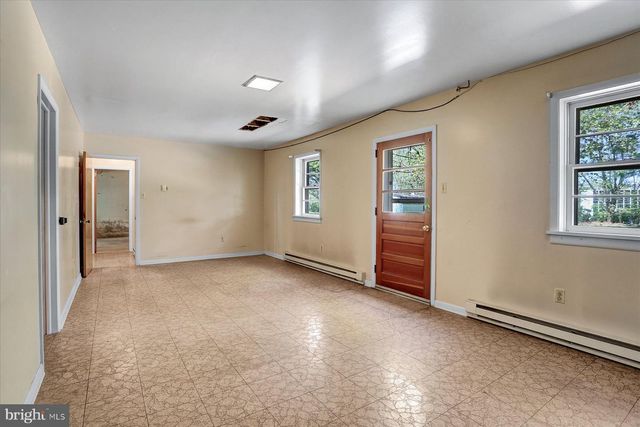 8 W WINDING HILL ROAD, Mechanicsburg, PA 17055