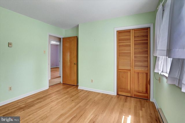 8 W WINDING HILL ROAD, Mechanicsburg, PA 17055