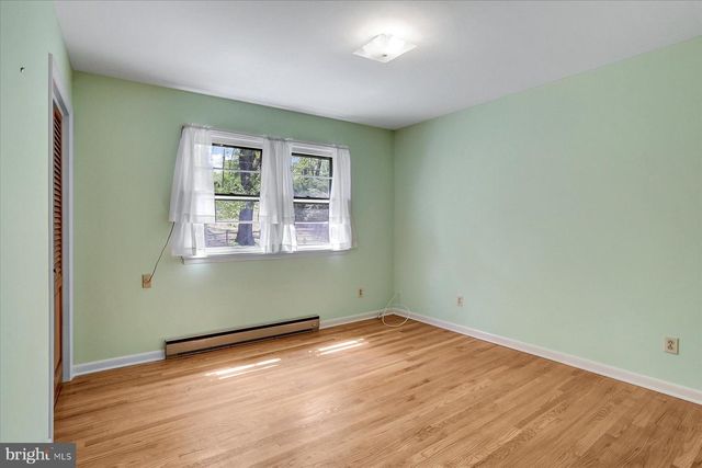 8 W WINDING HILL ROAD, Mechanicsburg, PA 17055