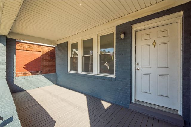 241 Castle Shannon Blvd 241, Mt Lebanon, PA 15228