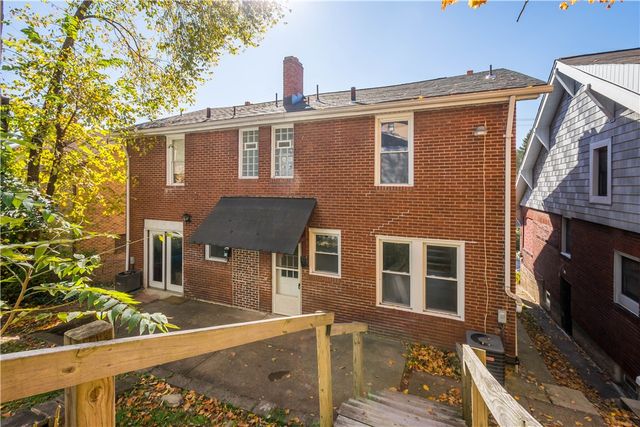 241 Castle Shannon Blvd 241, Mt Lebanon, PA 15228