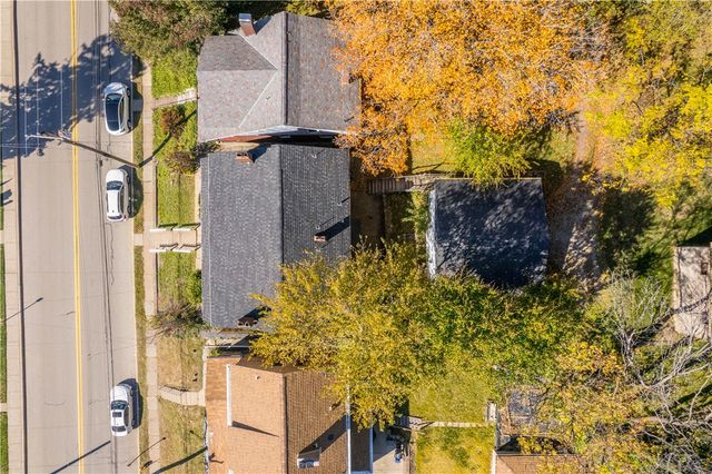 241 Castle Shannon Blvd 241, Mt Lebanon, PA 15228