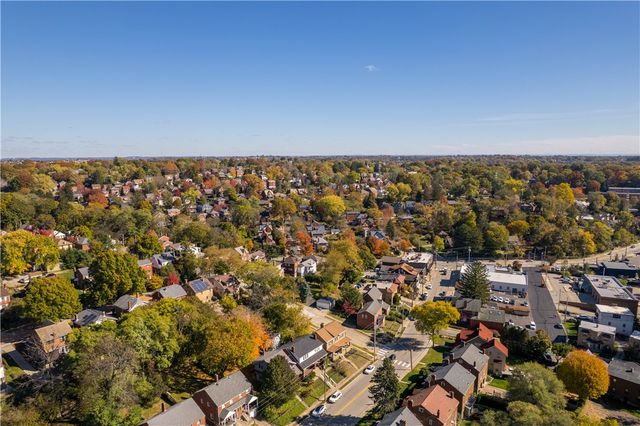 241 Castle Shannon Blvd 241, Mt Lebanon, PA 15228