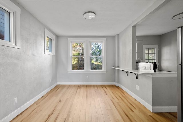 241 Castle Shannon Blvd 241, Mt Lebanon, PA 15228