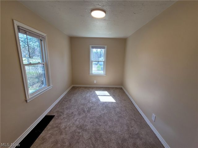 923 Russell Avenue, Akron, OH 44307