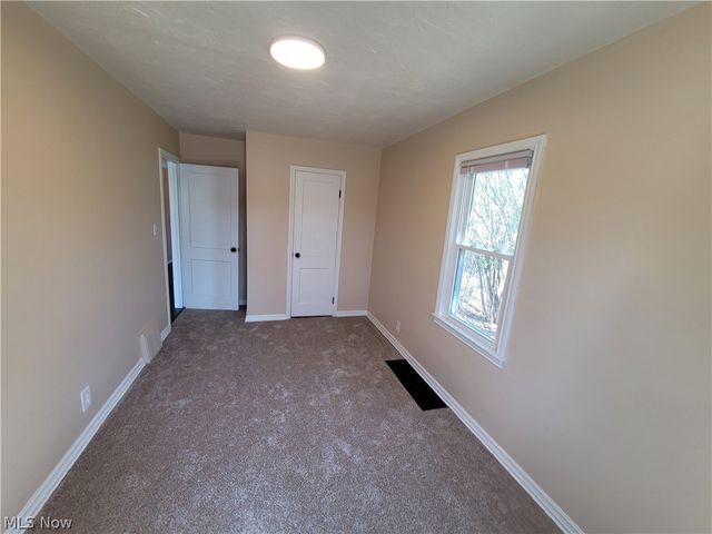 923 Russell Avenue, Akron, OH 44307