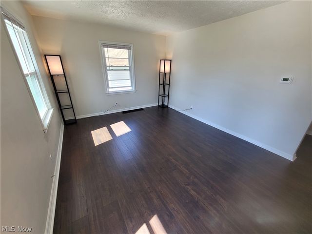 923 Russell Avenue, Akron, OH 44307