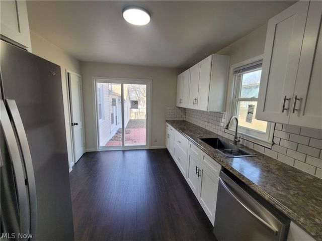 923 Russell Avenue, Akron, OH 44307