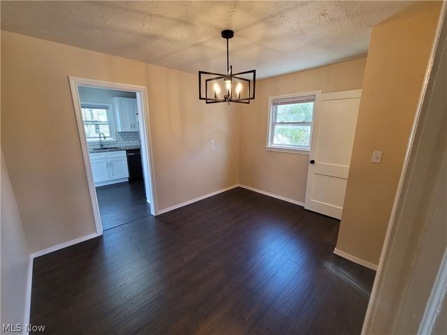 923 Russell Avenue, Akron, OH 44307