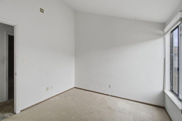 10156 W Kiehnau AVENUE, Milwaukee, WI 53224