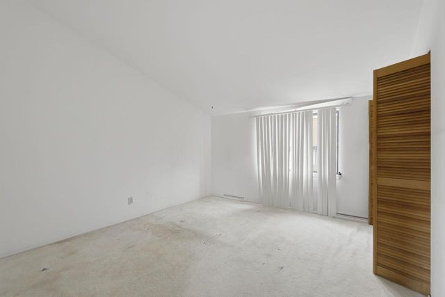 10156 W Kiehnau AVENUE, Milwaukee, WI 53224