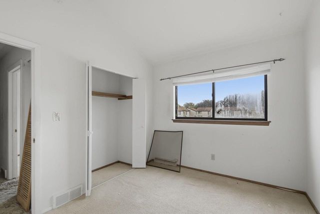 10156 W Kiehnau AVENUE, Milwaukee, WI 53224