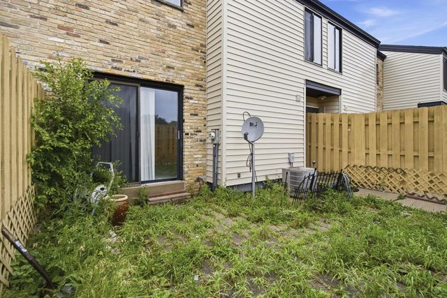 10156 W Kiehnau AVENUE, Milwaukee, WI 53224