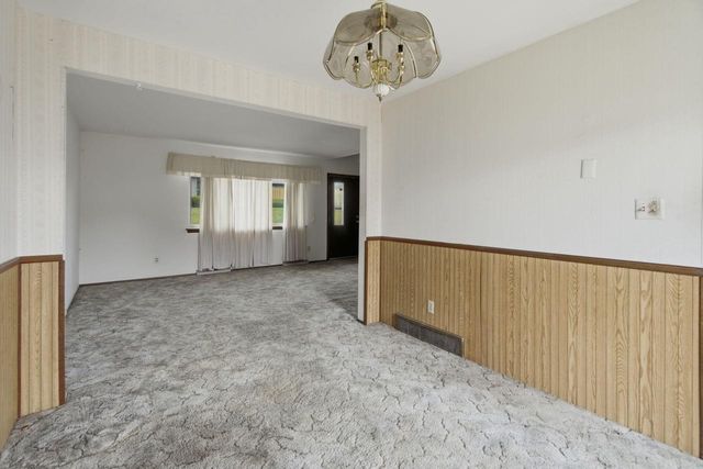 10156 W Kiehnau AVENUE, Milwaukee, WI 53224
