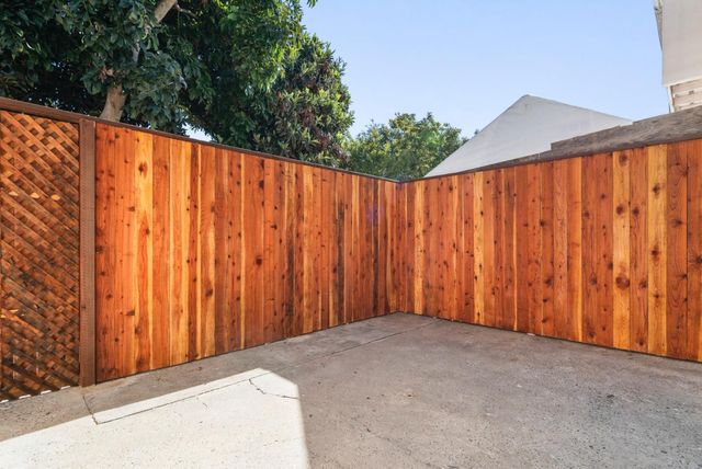 912 Acosta Plaza 11, Salinas, CA 93905