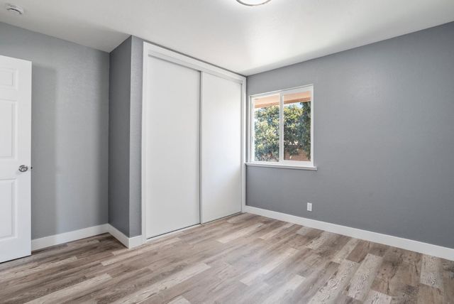 912 Acosta Plaza 11, Salinas, CA 93905