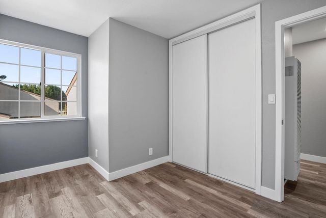 912 Acosta Plaza 11, Salinas, CA 93905