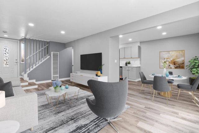 912 Acosta Plaza 11, Salinas, CA 93905