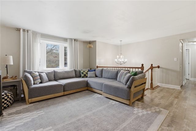 3007 Pitchfork Dr, Kennedy Twp, PA 15136