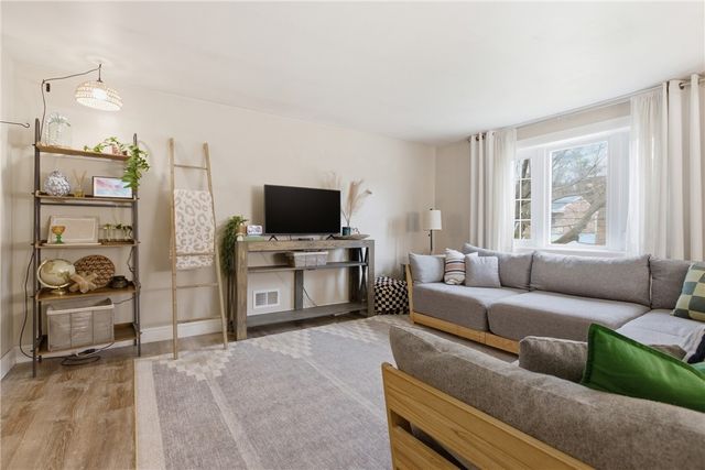 3007 Pitchfork Dr, Kennedy Twp, PA 15136