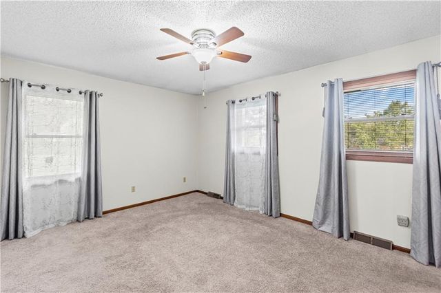 9201 Kansas Avenue, Kansas City, KS 66111