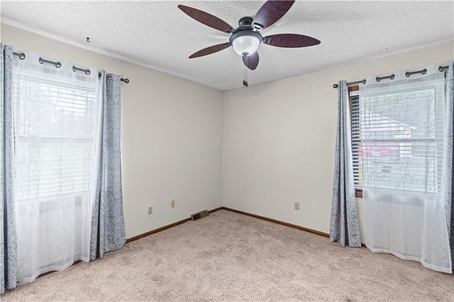 9201 Kansas Avenue, Kansas City, KS 66111