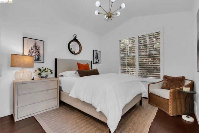 180 Caldecott Ln, Oakland, CA 94618