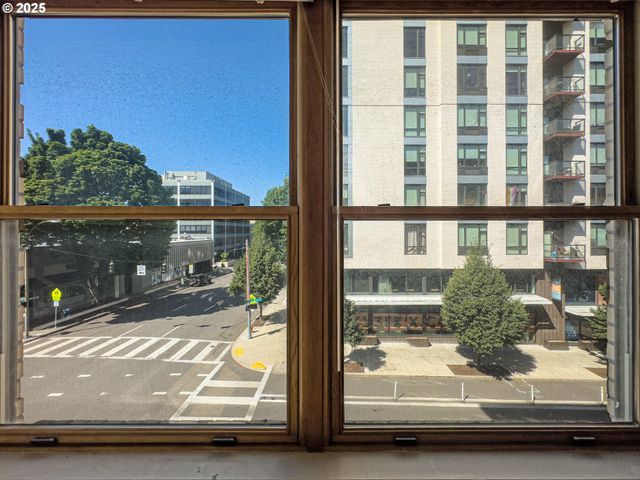 1134 Sw JEFFERSON St 301, Portland, OR 97201