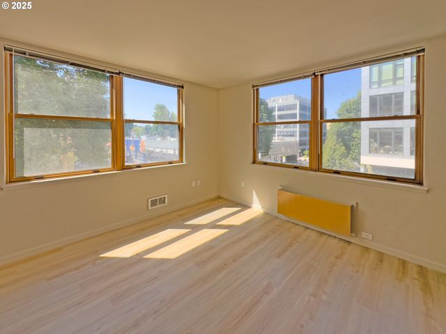 1134 Sw JEFFERSON St 301, Portland, OR 97201