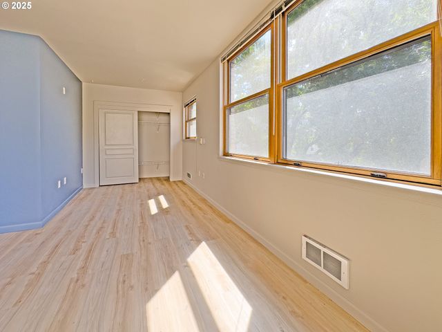 1134 Sw JEFFERSON St 301, Portland, OR 97201