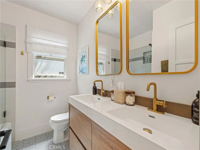 1301 19th, Manhattan Beach, CA 90266