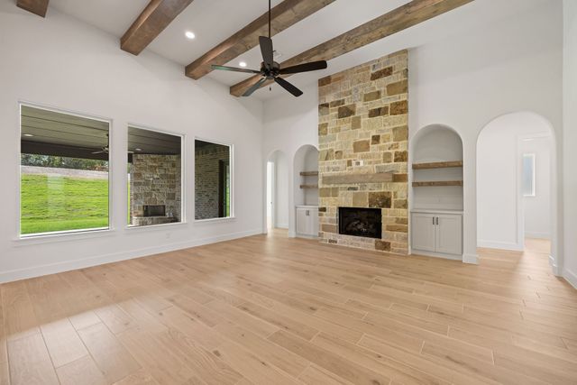 132 Oak Meadow Lane, Weatherford, TX 76085