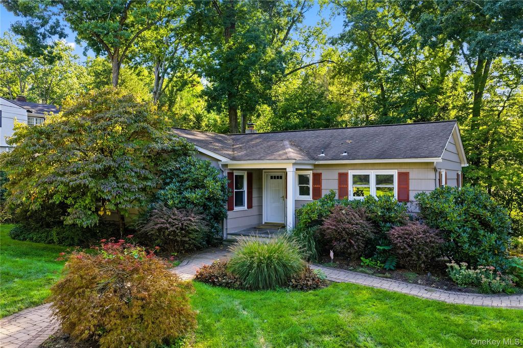 47 Waterbury Parkway, Cortlandt Manor, NY 10567 — exterior