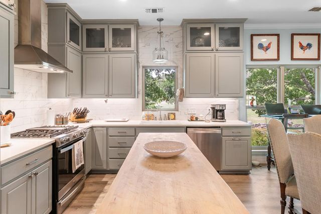 290 Cardinal Hill, Ingram, TX 78025